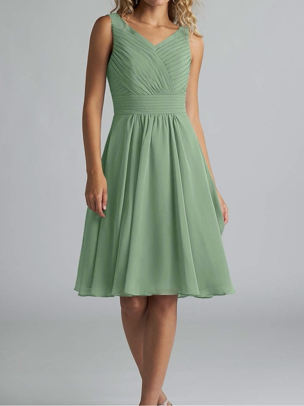 Azazie Grace V- Neck Knee Length A-Line Chiffon Formal Dress Size 6